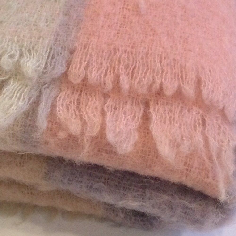 Wool blend throw - Picture 5 of 5
